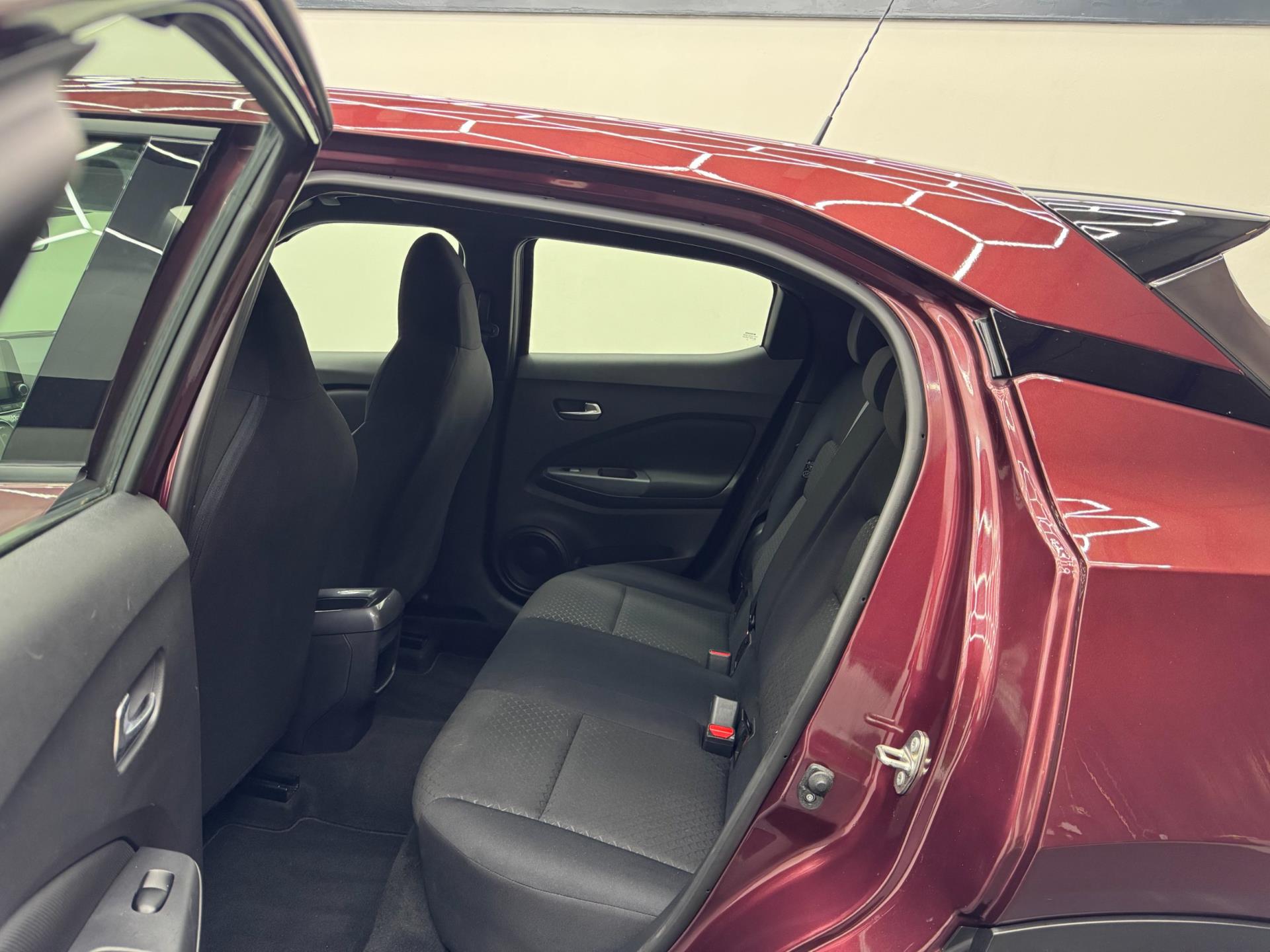 Nissan Juke 1.0 DIG-T Acenta - Camera - Stoelverw. - Cruise - Clima - Carplay 46782744-9.jpg | PD Occasions