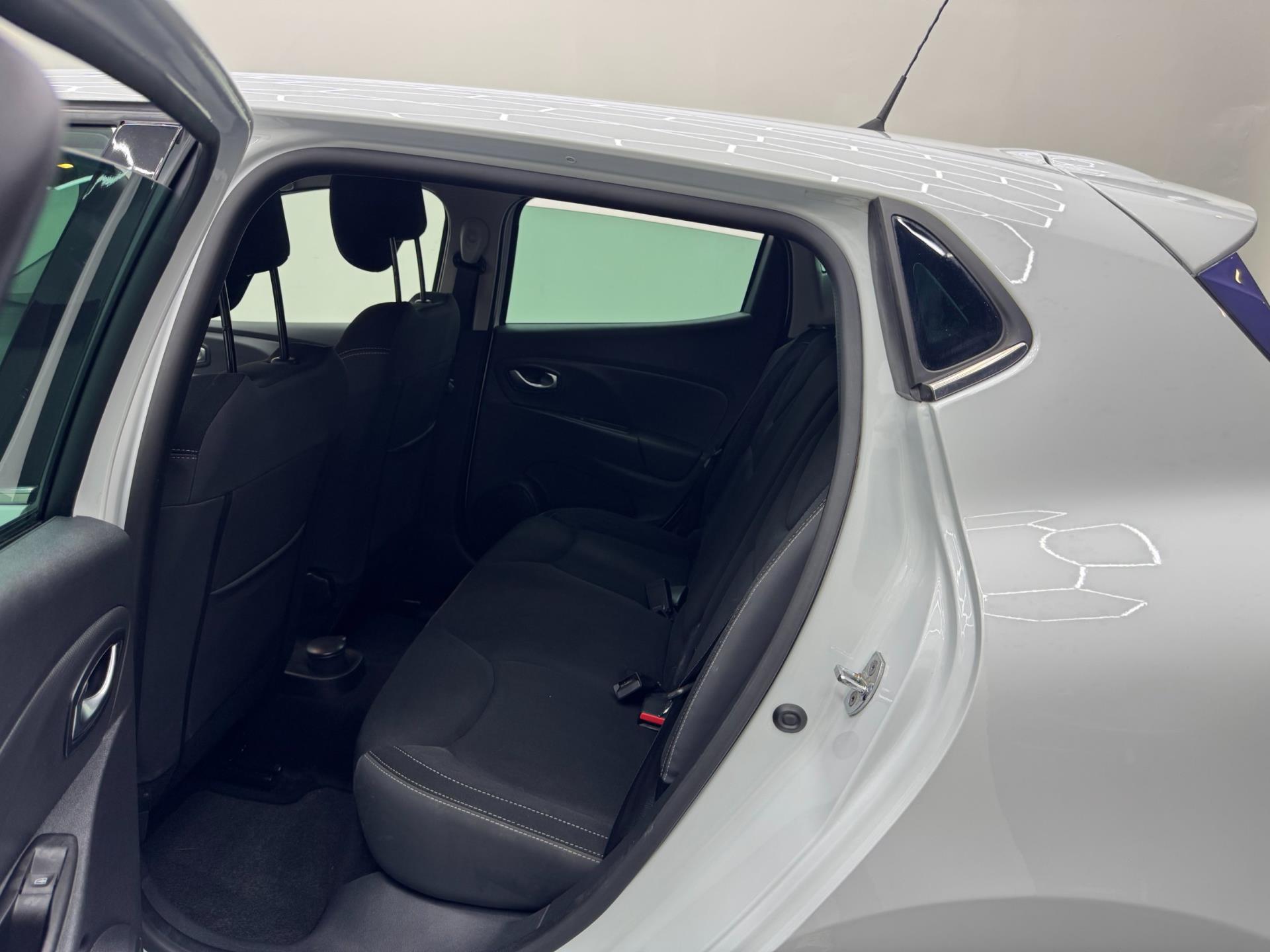 Renault Clio 0.9 TCe Limited - Airco - Parkeersensor - Navi - APK 47407526-10.jpg | PD Occasions