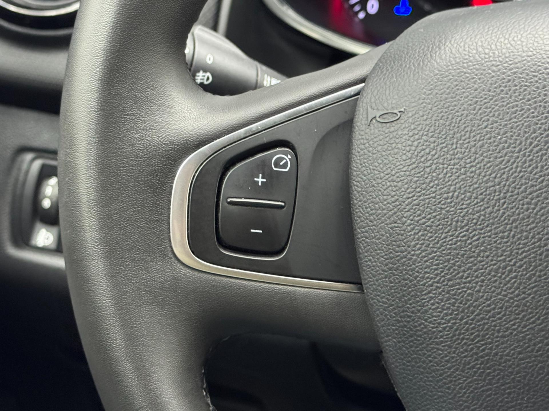 Renault Clio 0.9 TCe Limited - Airco - Parkeersensor - Navi - APK 47407526-15.jpg | PD Occasions