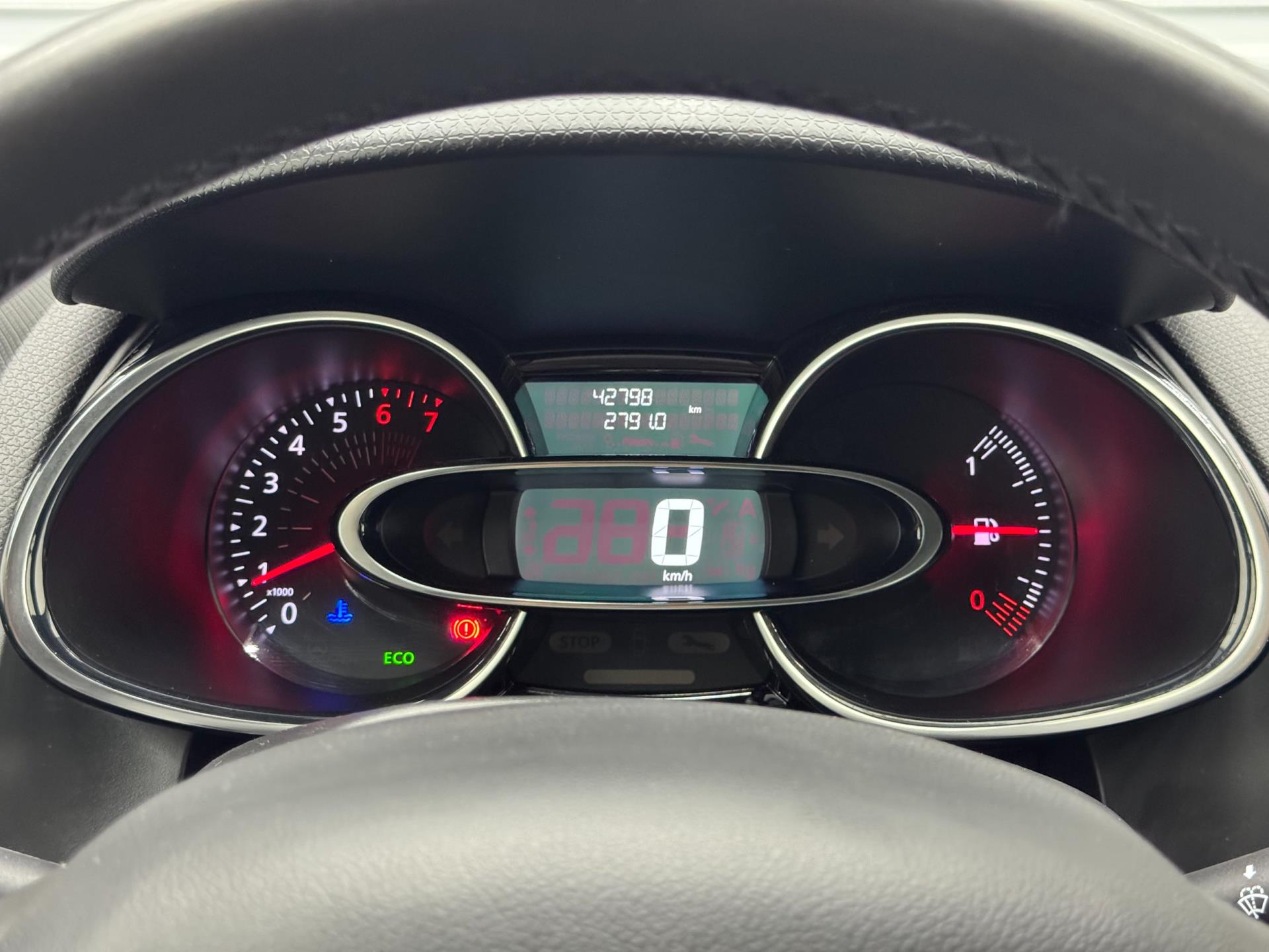 Renault Clio 0.9 TCe Limited - Airco - Parkeersensor - Navi - APK 47407526-17.jpg | PD Occasions