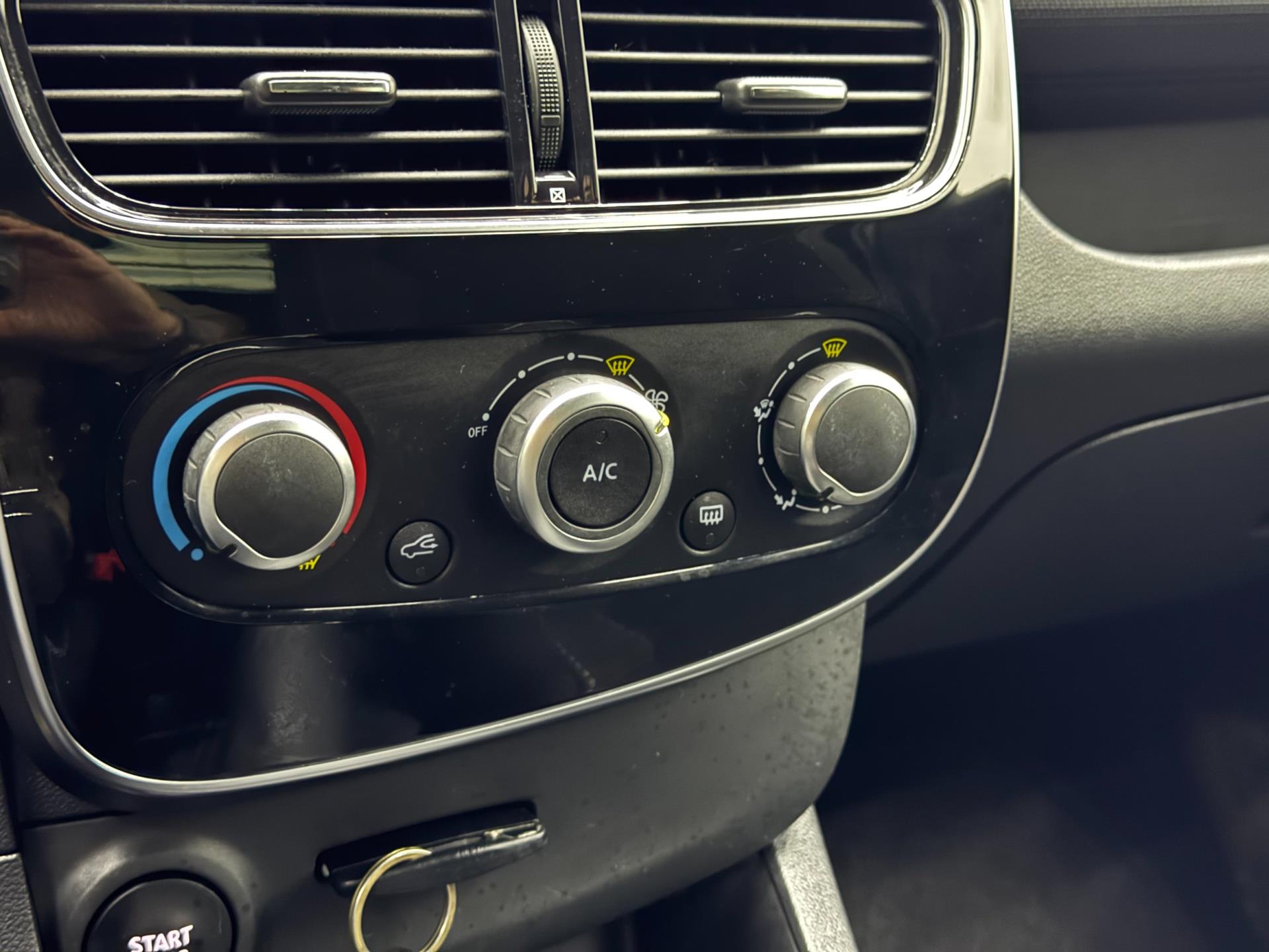 Renault Clio 0.9 TCe Limited - Airco - Parkeersensor - Navi - APK 47407526-25.jpg | PD Occasions