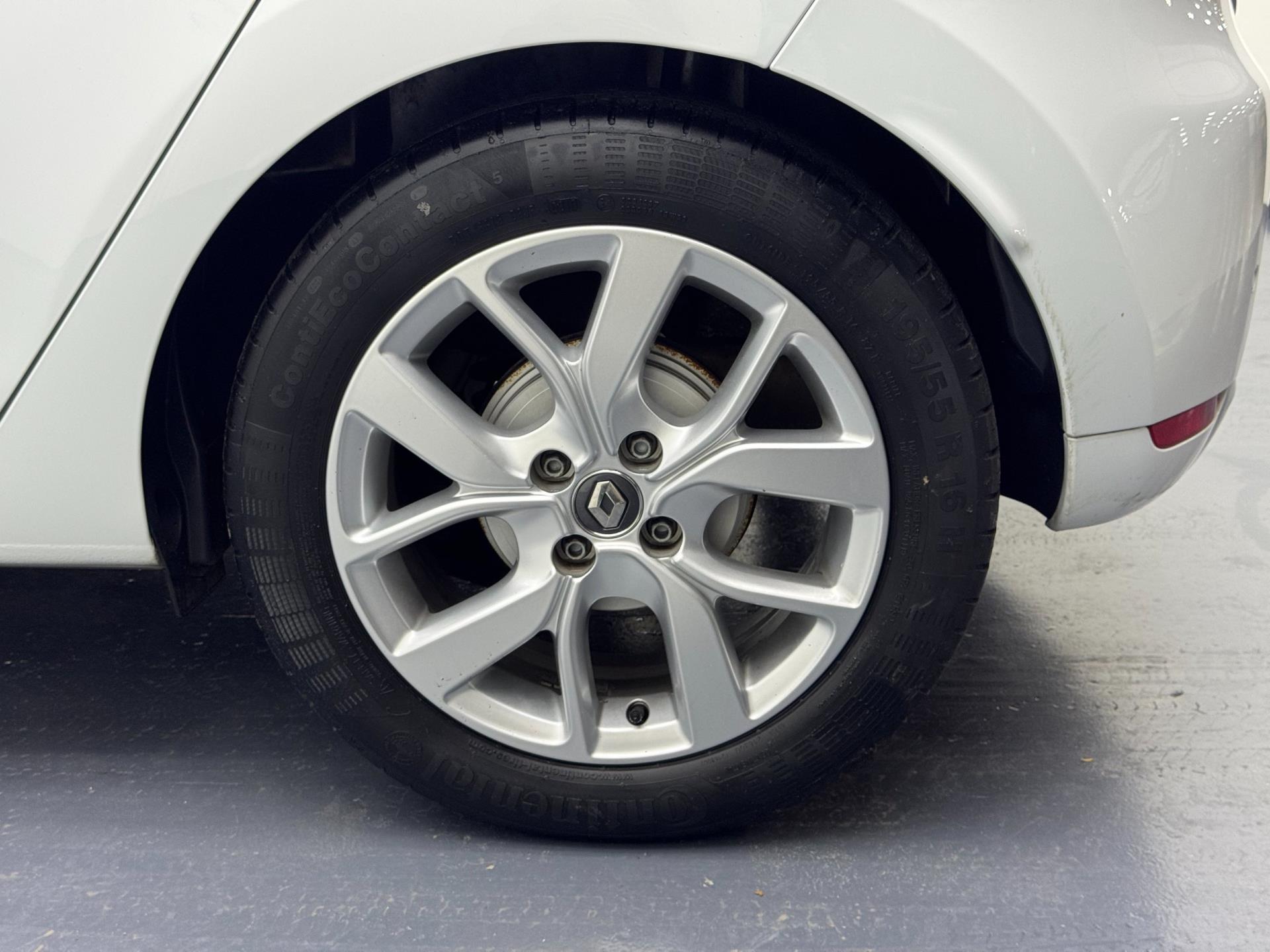 Renault Clio 0.9 TCe Limited - Airco - Parkeersensor - Navi - APK 47407526-4.jpg | PD Occasions