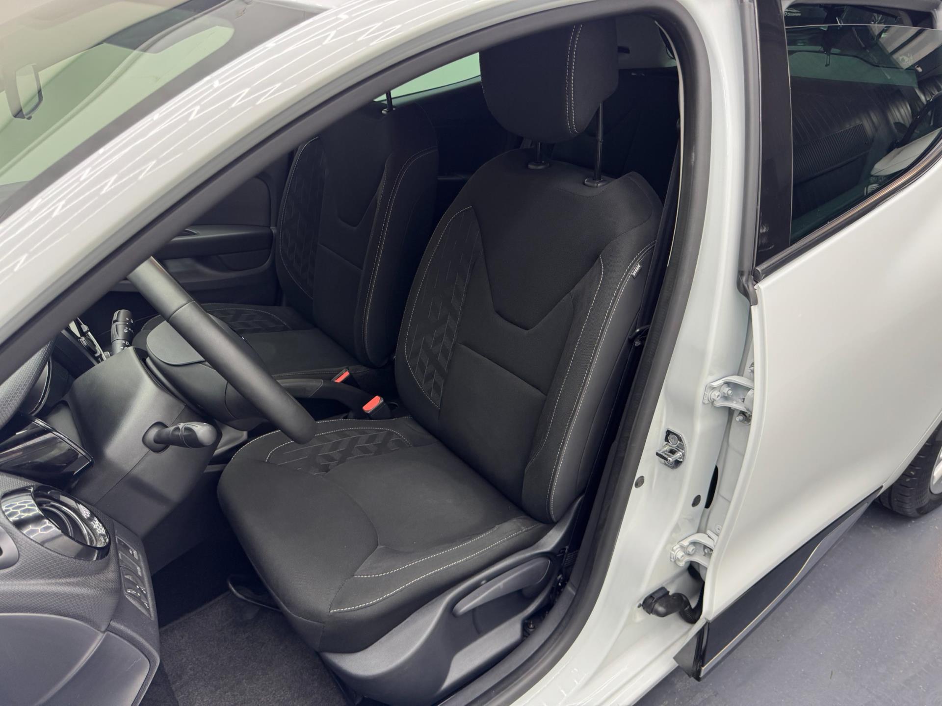 Renault Clio 0.9 TCe Limited - Airco - Parkeersensor - Navi - APK 47407526-6.jpg | PD Occasions