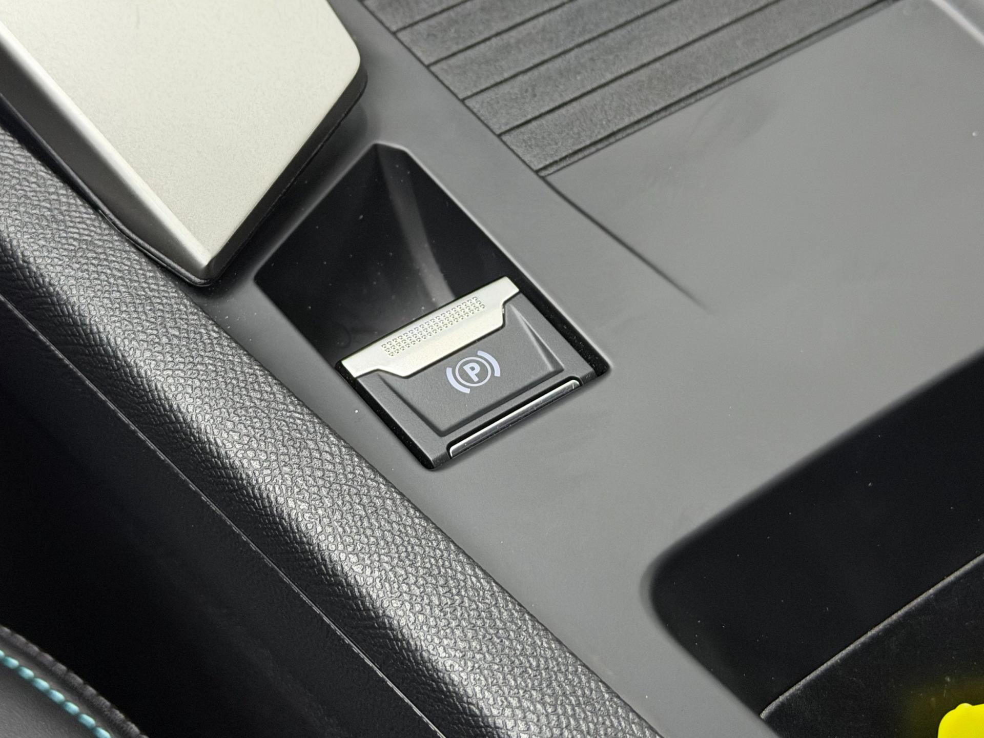 Peugeot 408 1.6 Plug-In HYbrid Allure 225PK - (360) Camera - Dodehoek - Clima - ACC 48486318-31.jpg | PD Occasions