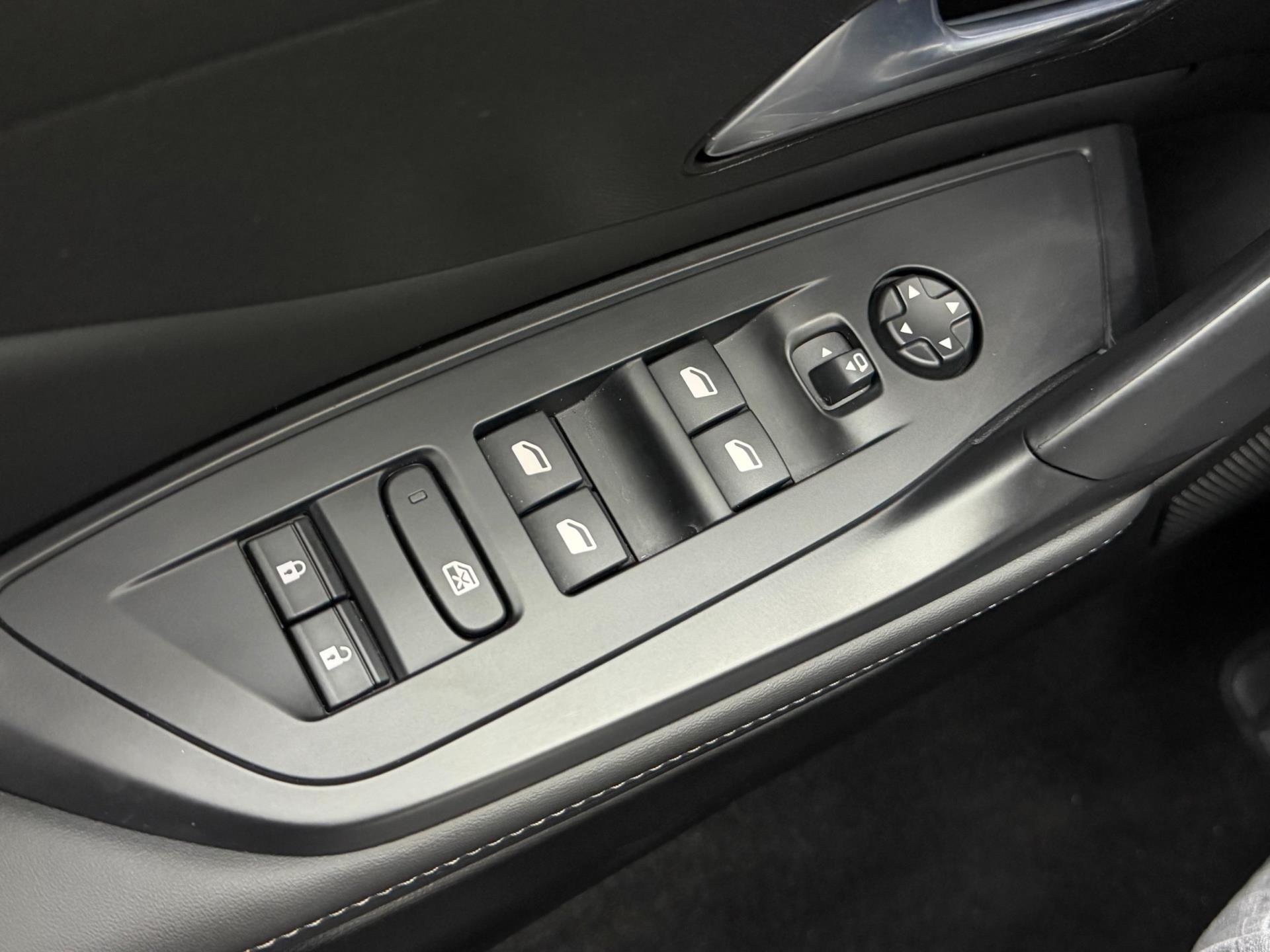 Peugeot 408 1.6 HYbrid Allure 180 - (360) Camera - Clima - Navi - ACC - Stoelverw. 48531317-35.jpg | PD Occasions