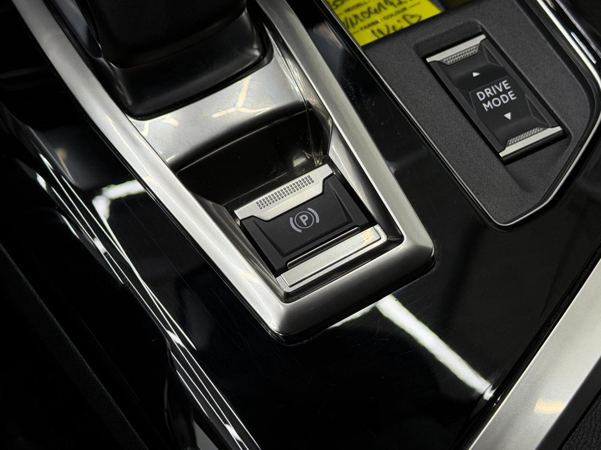 Peugeot 3008 1.6 Plug-In HYbrid 225PK Allure Pack Business - Trekhaak - Camera - Stoelverw. 48557087-28.jpg | PD Occasions