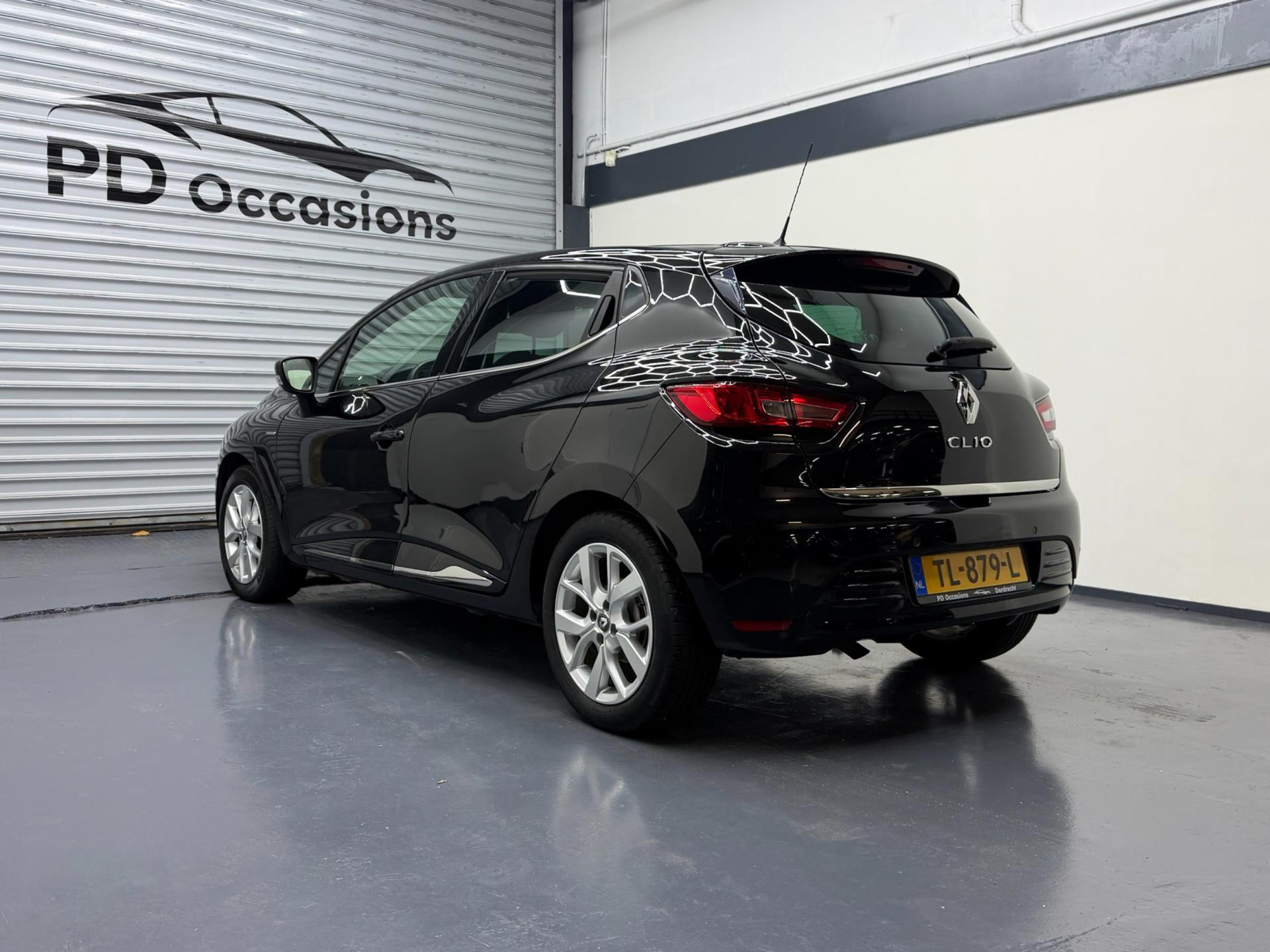 Renault Clio 0.9 TCe Limited - Dealer Onderh. - LM Velgen - Airco - Parkeersensoren 48564064-2.jpg | PD Occasions