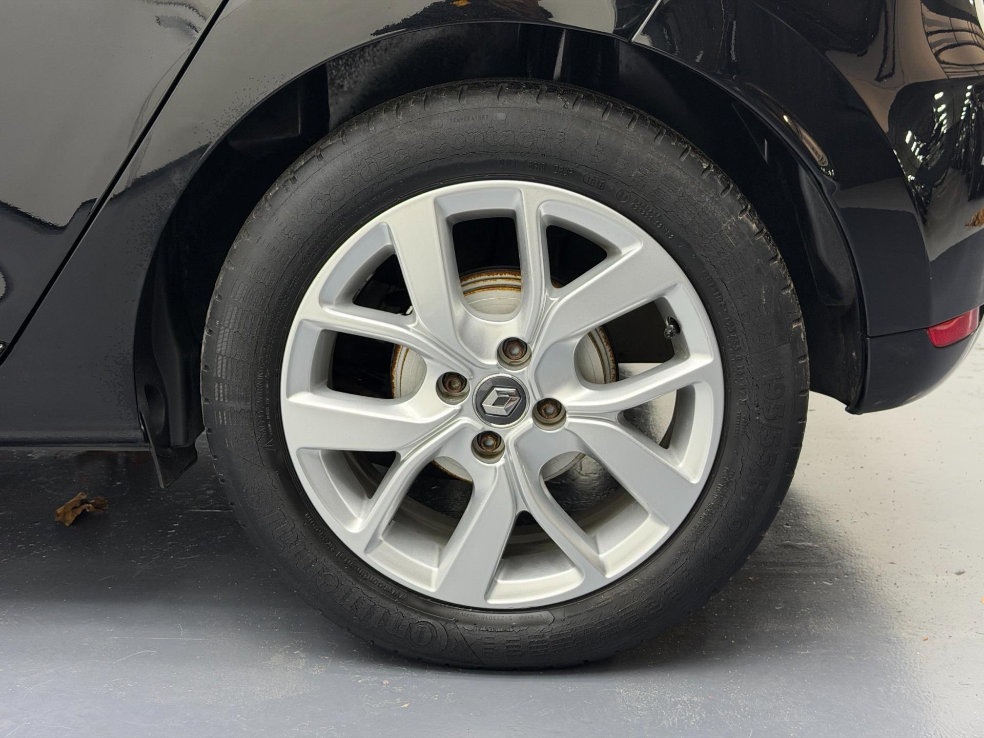 Renault Clio 0.9 TCe Limited - Dealer Onderh. - LM Velgen - Airco - Parkeersensoren 48564064-5.jpg | PD Occasions