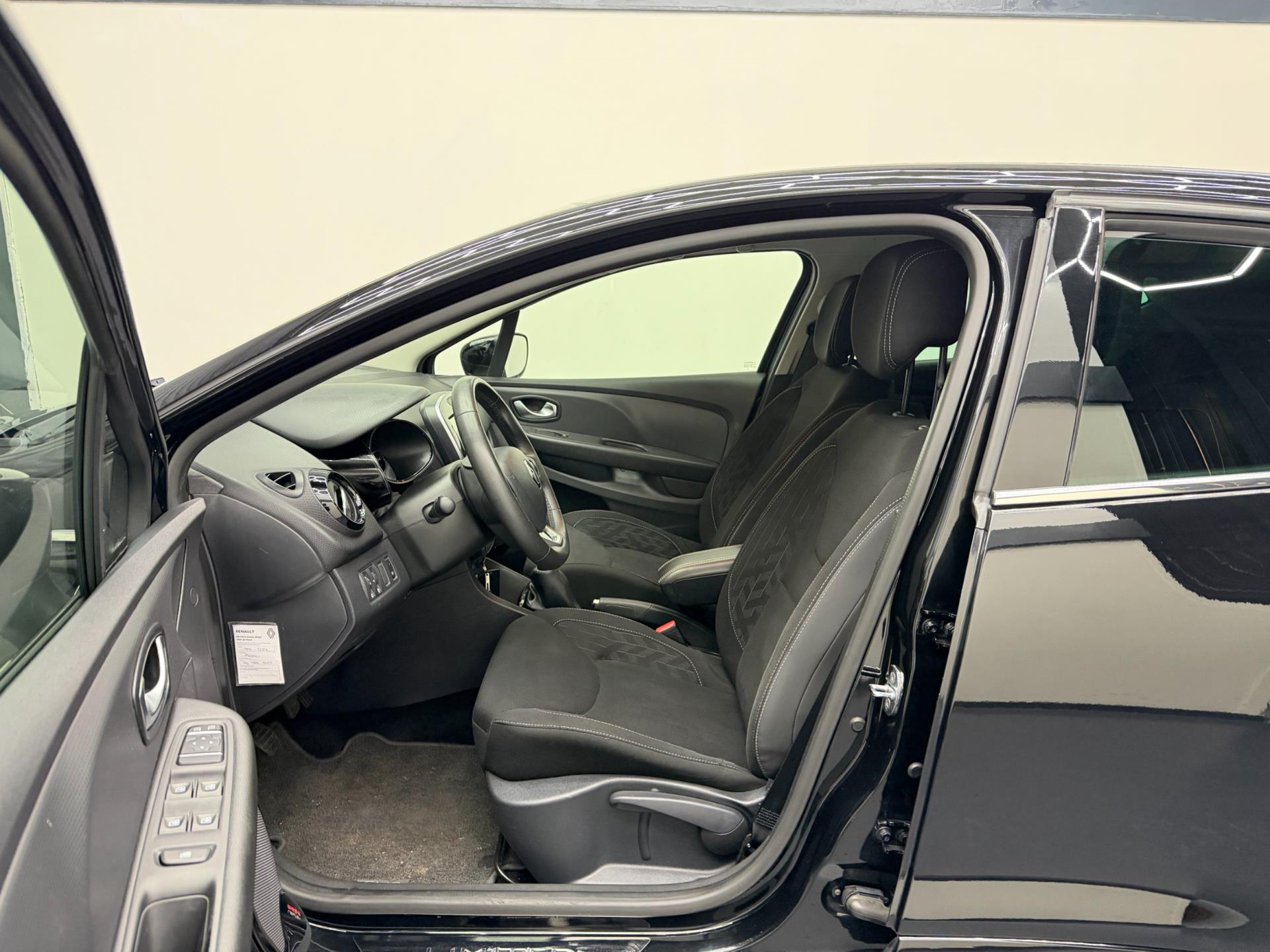Renault Clio 0.9 TCe Limited - Dealer Onderh. - LM Velgen - Airco - Parkeersensoren 48564064-7.jpg | PD Occasions