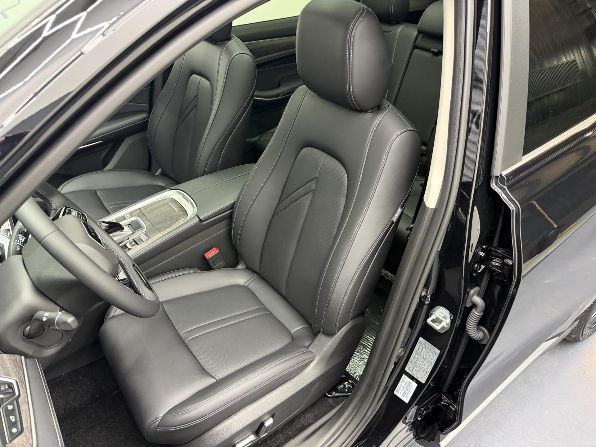 DFSK E5 PHEV 1.5 Plug-In 288PK - (360) Camera - 7 pers. - Leer - Keyless 48724672-10.jpg | PD Occasions