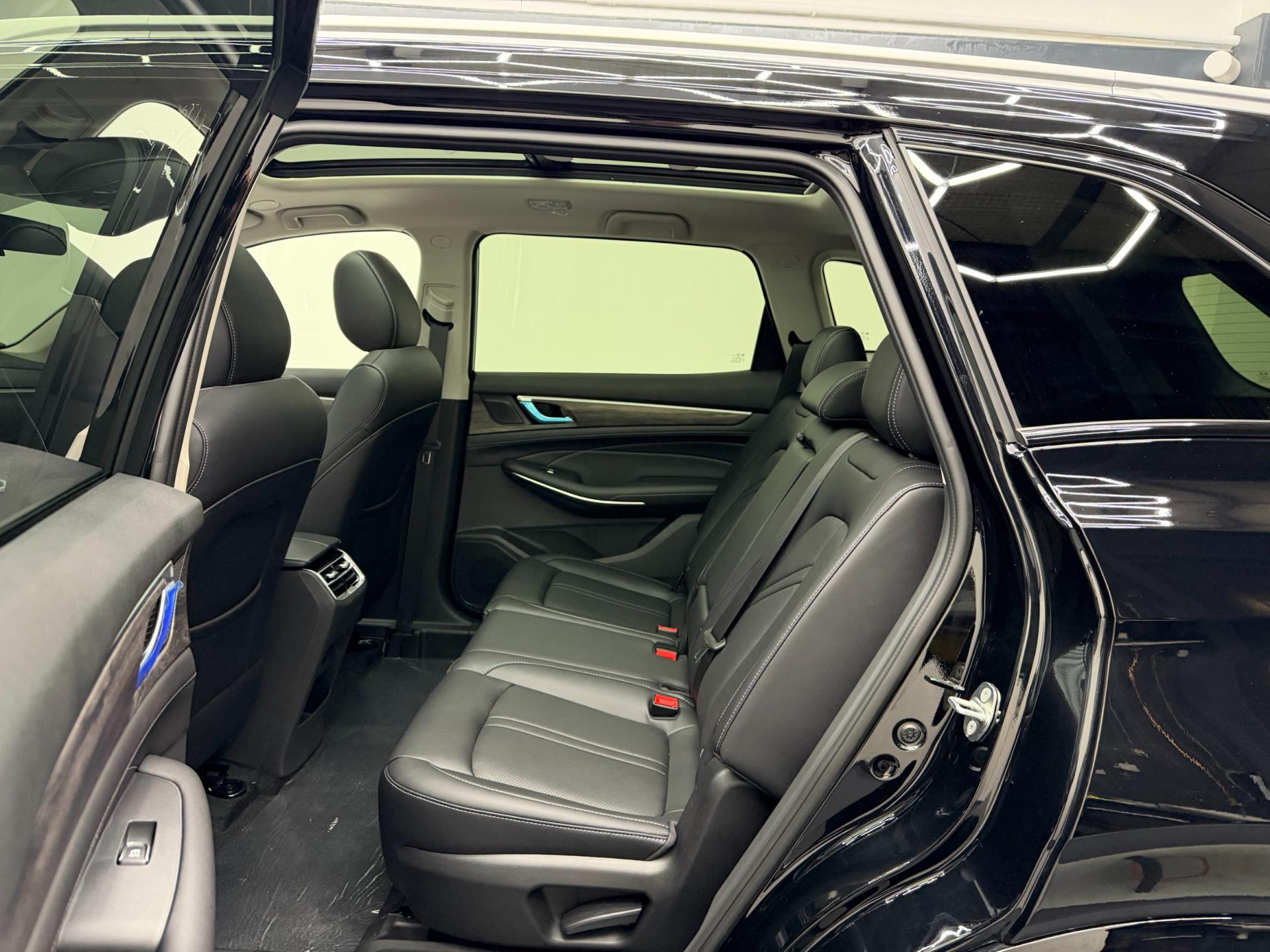 DFSK E5 PHEV 1.5 Plug-In 288PK - (360) Camera - 7 pers. - Leer - Keyless 48724672-13.jpg | PD Occasions