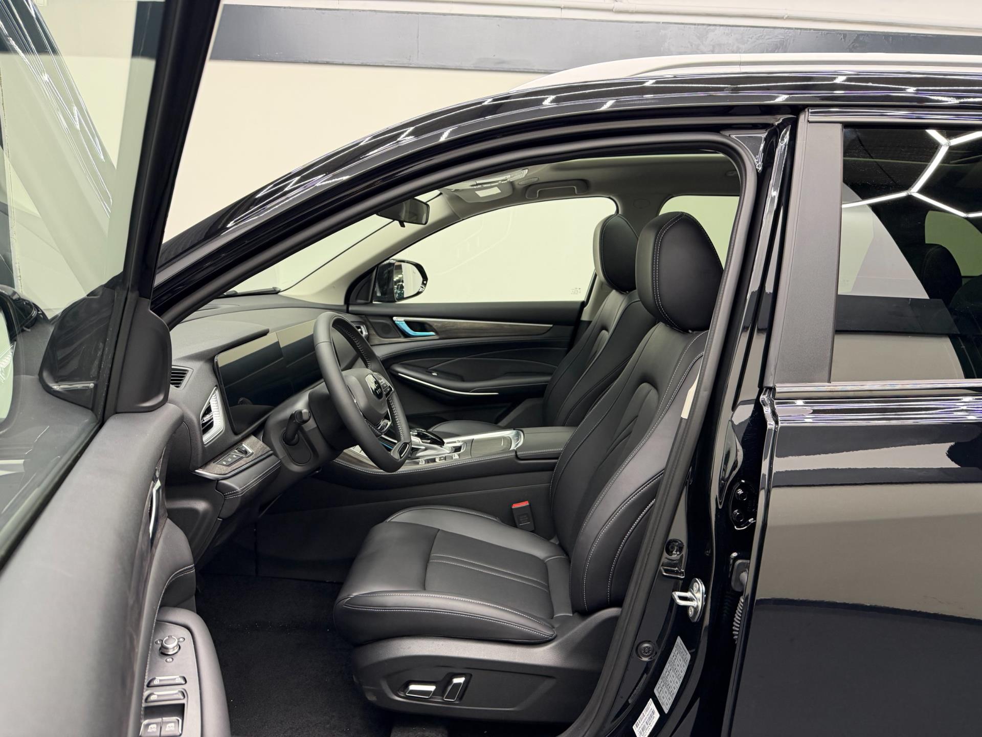 DFSK E5 PHEV 1.5 Plug-In 288PK - (360) Camera - 7 pers. - Leer - Keyless 48724672-9.jpg | PD Occasions